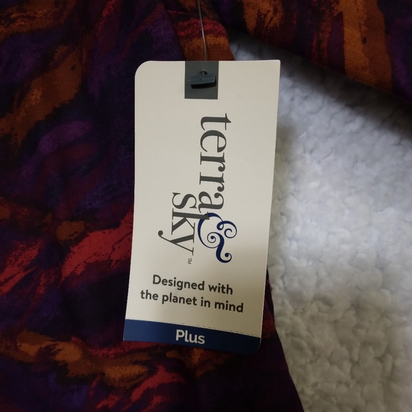 NWT- Terra & Sky Women's Long Sleeve Ruffle Top- size 1X (16-18) - Picture 8 of 10